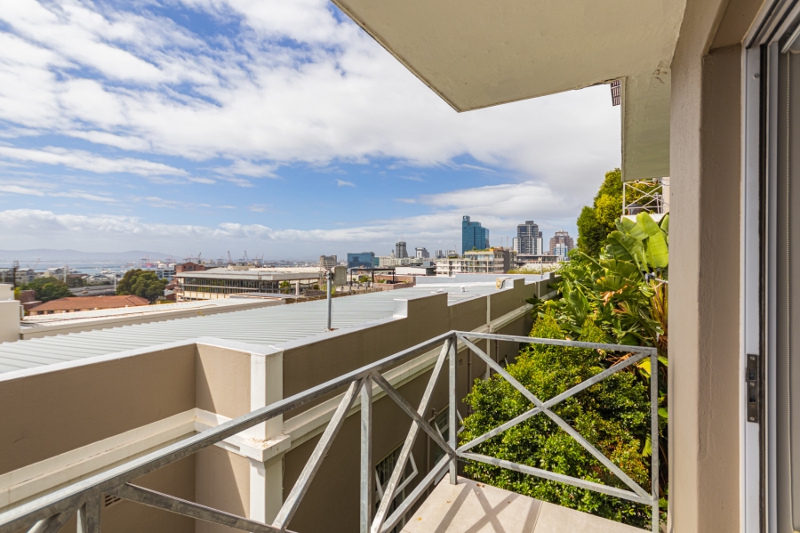 2 Bedroom Property for Sale in Green Point Western Cape